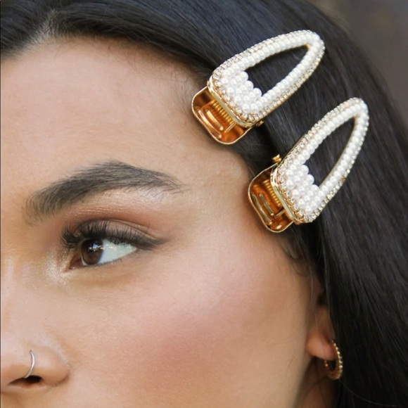 ettika Accessories - Set of Two Pearl + Rhinestone Hair Clips